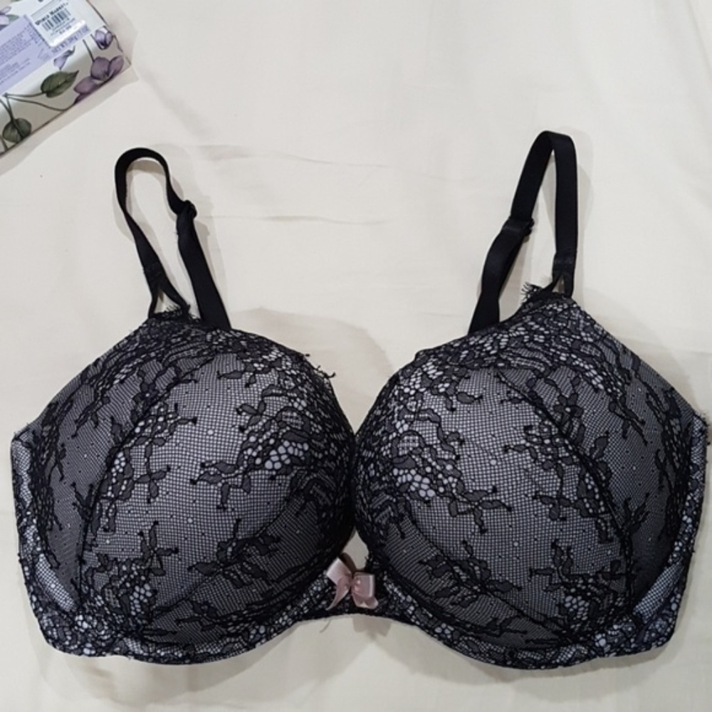 Victoria secret lace bombshell bra